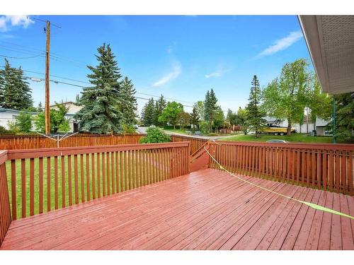 5711 Dalmead Crescent Nw, Calgary, AB - Outdoor