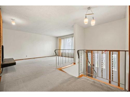 5711 Dalmead Crescent Nw, Calgary, AB - Indoor Photo Showing Other Room