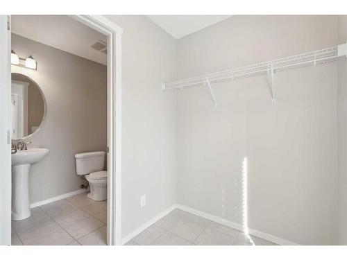 493 Evanston Drive Nw, Calgary, AB - Indoor Photo Showing Bathroom