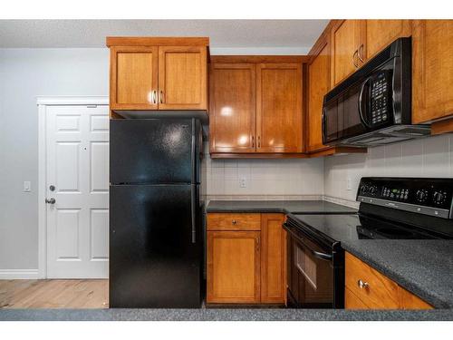 1107-24 Hemlock Crescent Sw, Calgary, AB - Indoor Photo Showing Kitchen