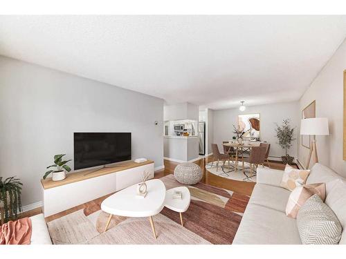 212-540 18Th Avenue, Calgary, AB - Indoor Photo Showing Living Room