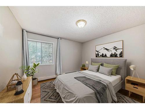 212-540 18Th Avenue, Calgary, AB - Indoor Photo Showing Bedroom