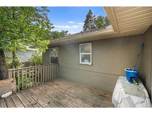 1468 Renfrew Drive Ne, Calgary, AB - Outdoor With Deck Patio Veranda With Exterior