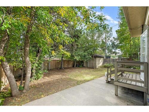 1468 Renfrew Drive Ne, Calgary, AB - Outdoor