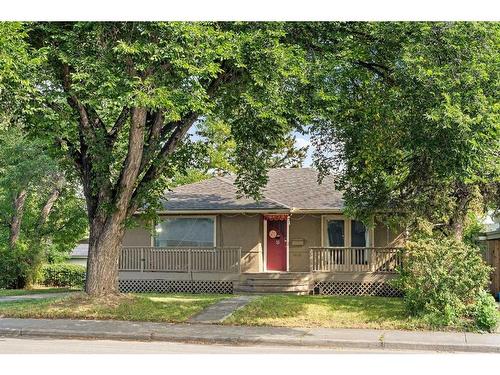 1468 Renfrew Drive Ne, Calgary, AB - Outdoor With Deck Patio Veranda