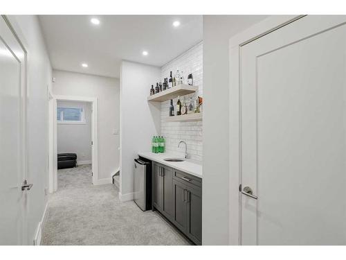 412 6A Street Ne, Calgary, AB - Indoor