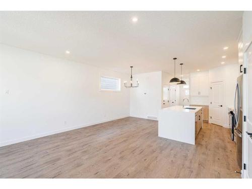 8 Royston Walk Nw, Calgary, AB - Indoor Photo Showing Kitchen