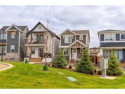 8 Royston Walk NW Calgary, AB T3L 0K3