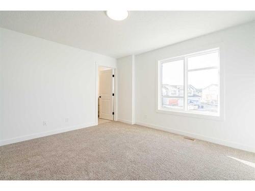 8 Royston Walk Nw, Calgary, AB - Indoor Photo Showing Other Room