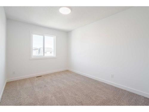 8 Royston Walk Nw, Calgary, AB - Indoor Photo Showing Other Room