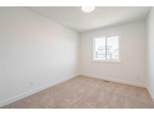 8 Royston Walk Nw, Calgary, AB - Indoor Photo Showing Other Room