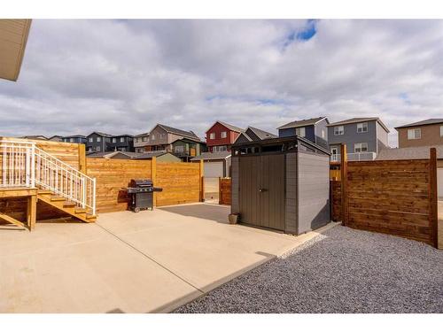 8 Royston Walk Nw, Calgary, AB - Outdoor