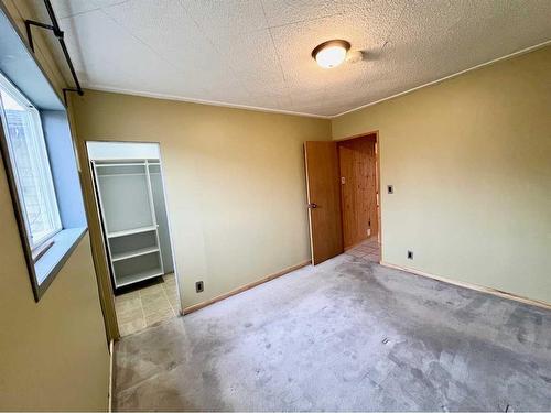 123 1 Street Sw, Linden, AB - Indoor Photo Showing Other Room