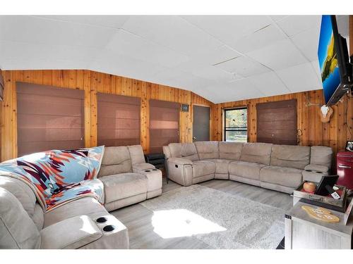 9 Hidden Acres Close, Rural Clearwater County, AB - Indoor Photo Showing Living Room