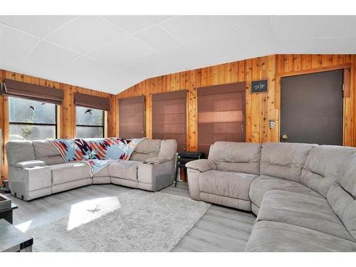 9 Hidden Acres Close, Rural Clearwater County, AB - Indoor Photo Showing Living Room