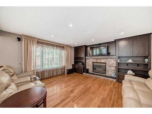 8 Arbour Glen Close Nw, Calgary, AB - Indoor Photo Showing Dining Room