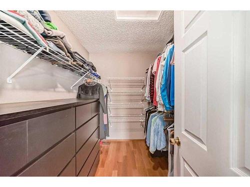 8 Arbour Glen Close Nw, Calgary, AB - Indoor Photo Showing Bedroom