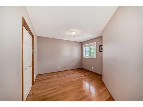 8 Arbour Glen Close Nw, Calgary, AB - Indoor Photo Showing Bedroom