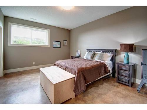 232060 Range Road 245, Rural Wheatland County, AB - Indoor Photo Showing Bedroom