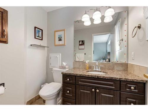 107 Scenic Glen Place Nw, Calgary, AB - Indoor Photo Showing Bathroom