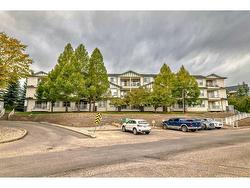 101-7 Somervale View SW Calgary, AB T2Y 4A9