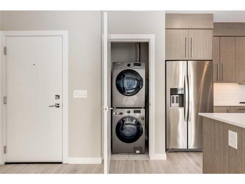 301-383 Smith Street Nw, Calgary, AB - Indoor Photo Showing Laundry Room