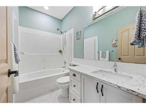 41 Thornbird Rise, Airdrie, AB - Indoor Photo Showing Bathroom