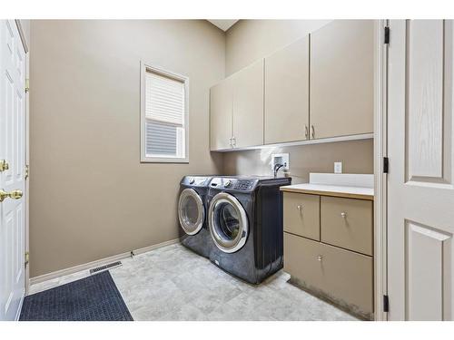 41 Thornbird Rise, Airdrie, AB - Indoor Photo Showing Laundry Room