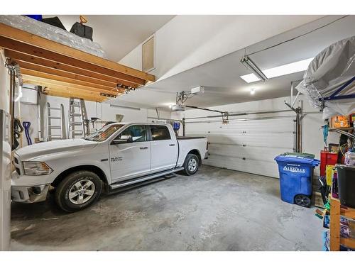 41 Thornbird Rise, Airdrie, AB - Indoor Photo Showing Garage