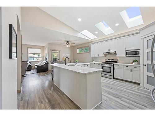 41 Thornbird Rise, Airdrie, AB - Indoor Photo Showing Kitchen