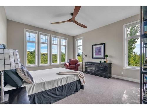 124 Cranbrook View Se, Calgary, AB - Indoor Photo Showing Bedroom