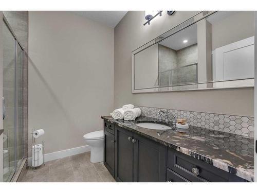 124 Cranbrook View Se, Calgary, AB - Indoor Photo Showing Bathroom