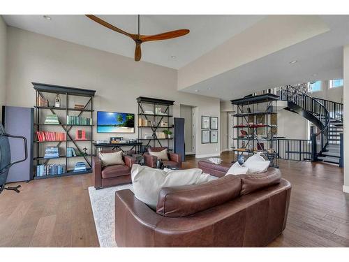 124 Cranbrook View Se, Calgary, AB - Indoor Photo Showing Living Room