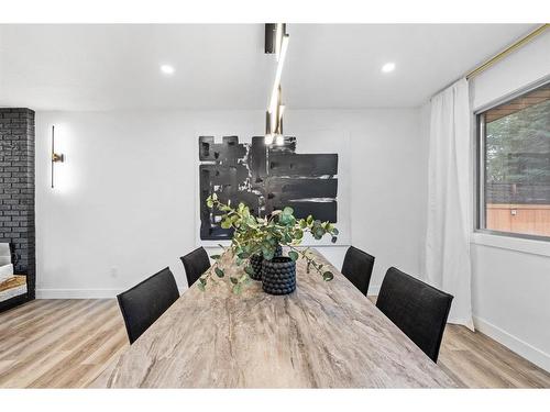 616 Cedarille Way Sw, Calgary, AB - Indoor Photo Showing Dining Room