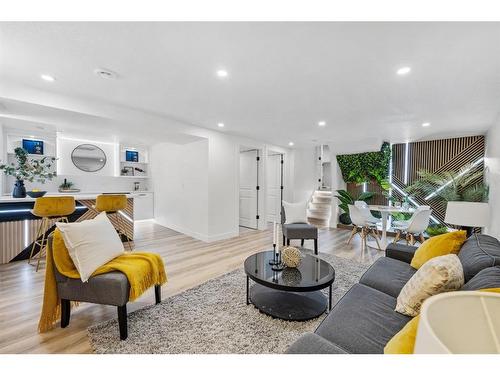 616 Cedarille Way Sw, Calgary, AB - Indoor Photo Showing Living Room