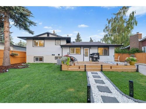 616 Cedarille Way Sw, Calgary, AB - Outdoor