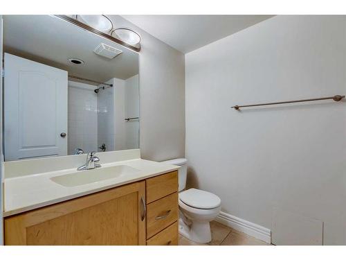 104-1123 13 Avenue Sw, Calgary, AB - Indoor Photo Showing Bathroom