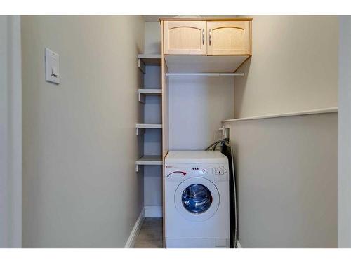 104-1123 13 Avenue Sw, Calgary, AB - Indoor Photo Showing Laundry Room