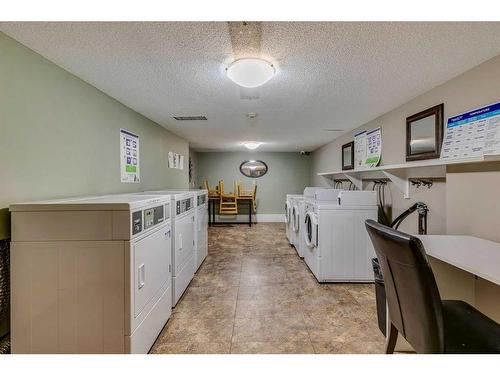 104-1123 13 Avenue Sw, Calgary, AB - Indoor Photo Showing Laundry Room