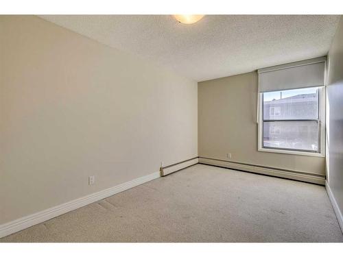 104-1123 13 Avenue Sw, Calgary, AB - Indoor Photo Showing Other Room