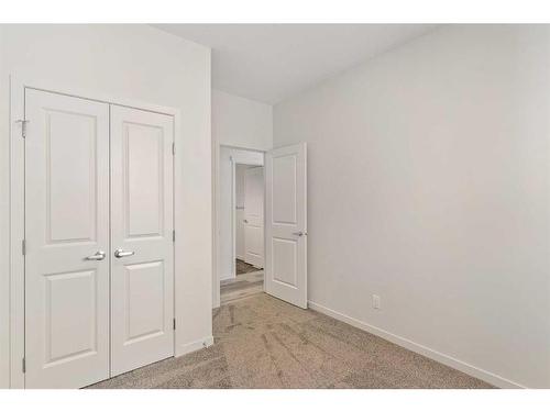 340 Magnolia Crescent Se, Calgary, AB - Indoor Photo Showing Other Room