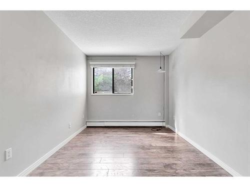 3105-13045 6 Street Sw, Calgary, AB - Indoor Photo Showing Other Room