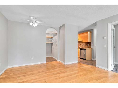 3105-13045 6 Street Sw, Calgary, AB - Indoor Photo Showing Other Room