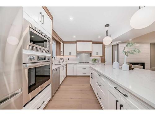 1132 Lake Christina Place Se, Calgary, AB - Indoor Photo Showing Kitchen With Upgraded Kitchen