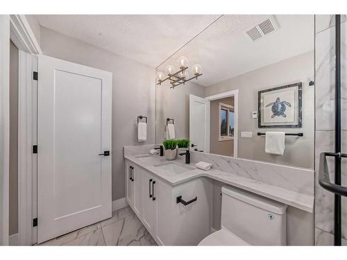 1132 Lake Christina Place Se, Calgary, AB - Indoor Photo Showing Bathroom