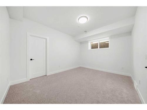 2610 6 Avenue Nw, Calgary, AB - Indoor Photo Showing Other Room