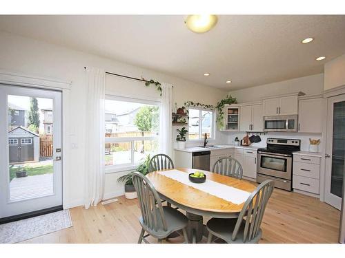 233 Evansdale Landing Nw, Calgary, AB - Indoor Photo Showing Dining Room