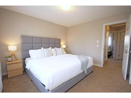 233 Evansdale Landing Nw, Calgary, AB - Indoor Photo Showing Bedroom