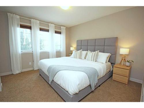 233 Evansdale Landing Nw, Calgary, AB - Indoor Photo Showing Bedroom