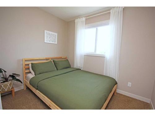 233 Evansdale Landing Nw, Calgary, AB - Indoor Photo Showing Bedroom